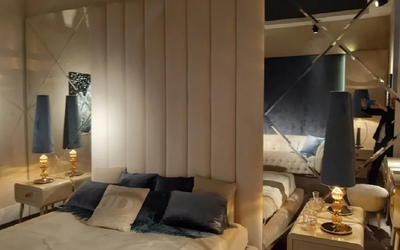 Кровать М19-08 с зеркальными панно
